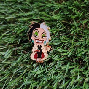 Disney Villains Chibi (Open) Blind Box Enamel Pin - CRUELLA DE VIL